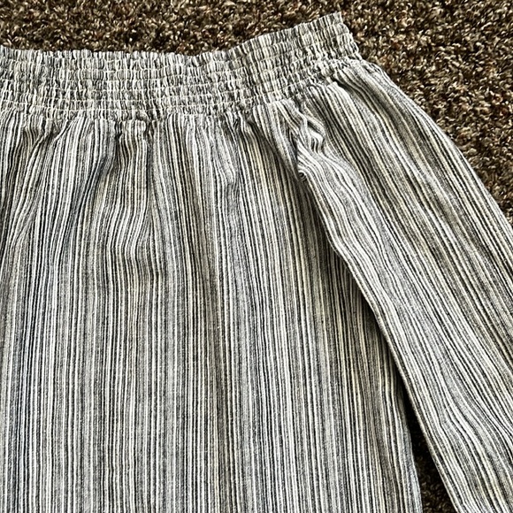 Vince Camuto Off the Shoulder Gray White Striped Dress, Size Small, Linen Blend - Picture 11 of 16